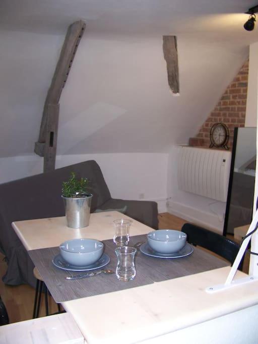 Rennes: Studio 4 Couchages, Proche Commerces, Bus. Εξωτερικό φωτογραφία