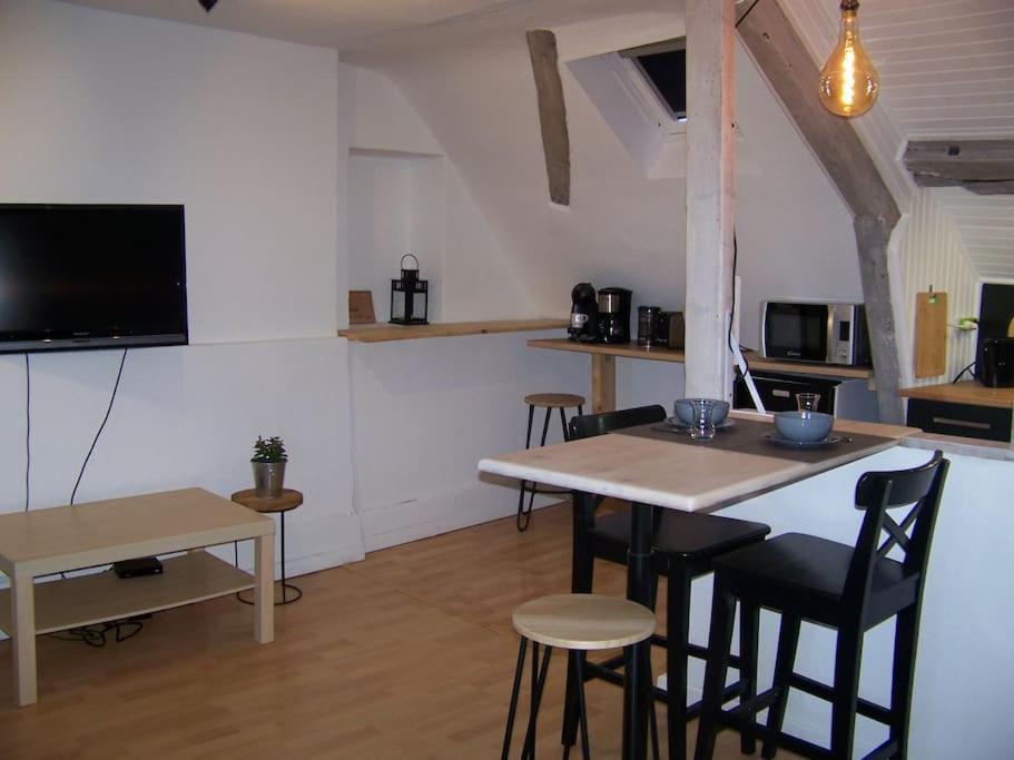 Rennes: Studio 4 Couchages, Proche Commerces, Bus. Εξωτερικό φωτογραφία